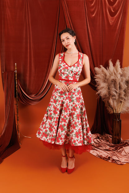 CHERRIE 3-Piece Set with Floral Pattern with Red Flowers and Tulle Under Skirt